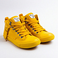 Желтые кроссовки