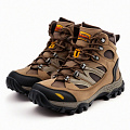 Треккинговые кроссовки